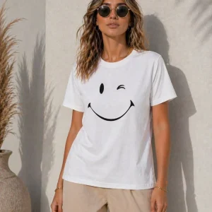 Kadın Minimal Gülümseyen Yüz Baskılı Tişört Kısa Kol Yazlık T-Shirt - Beyaz